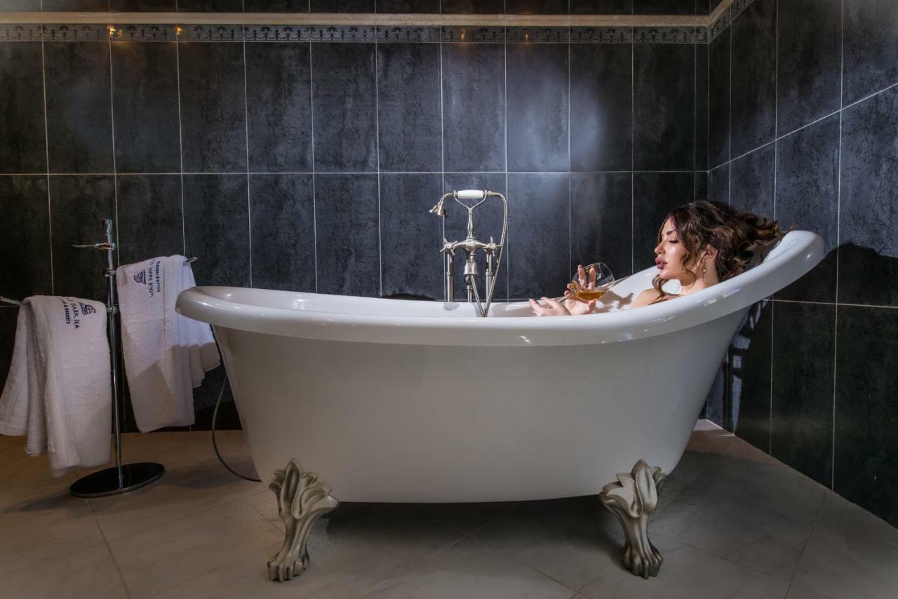 Lemuria Manor, Wine Dark Sea Rhodes City