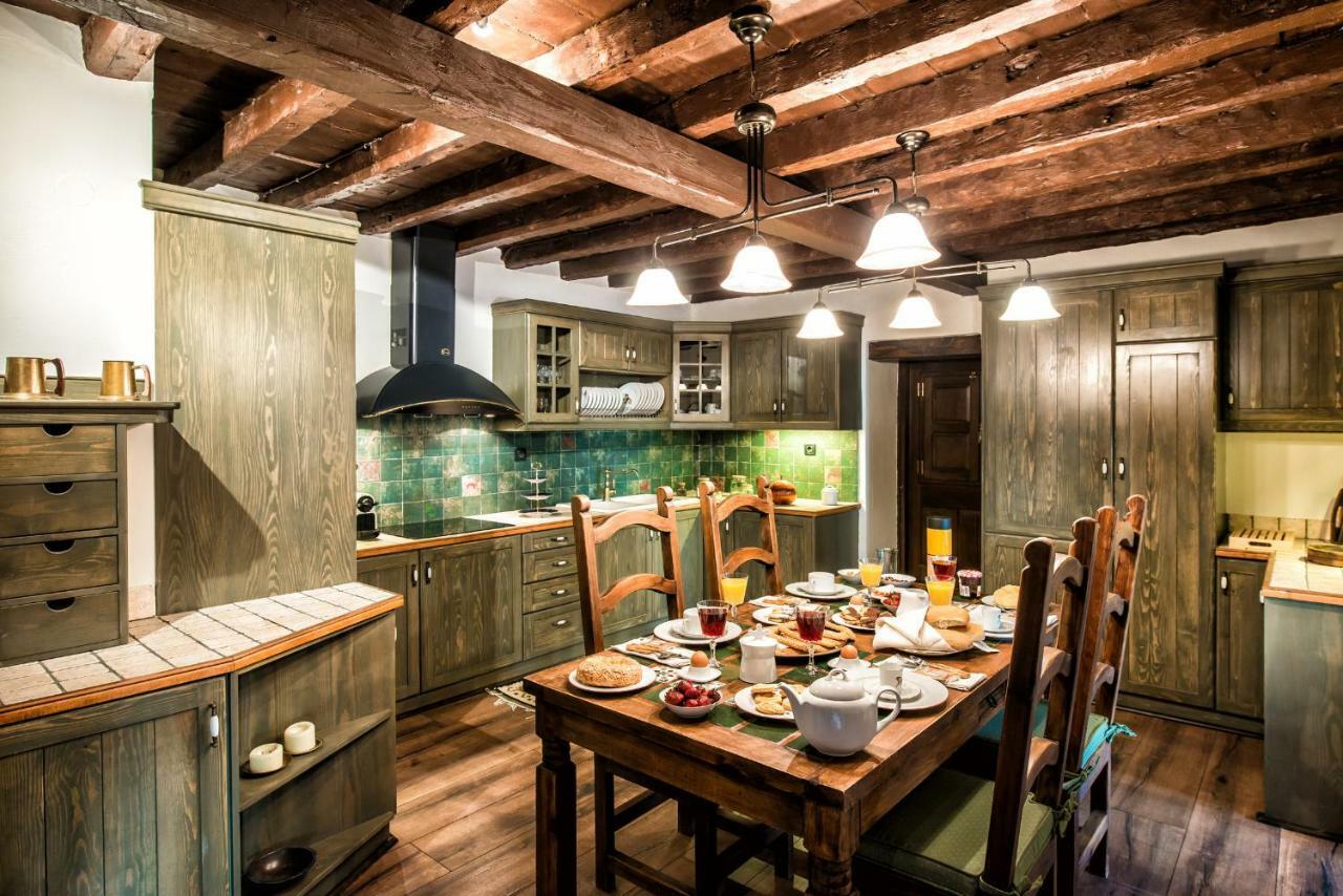 Lemuria Manor, Wine Dark Sea * Rhodes City